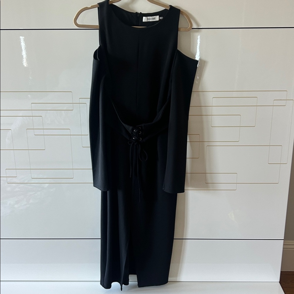 Elegant Black Cold Shoulder Dress